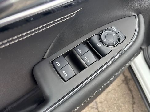 Used 2023 Buick Envision Preferred AWD/4WD image 35