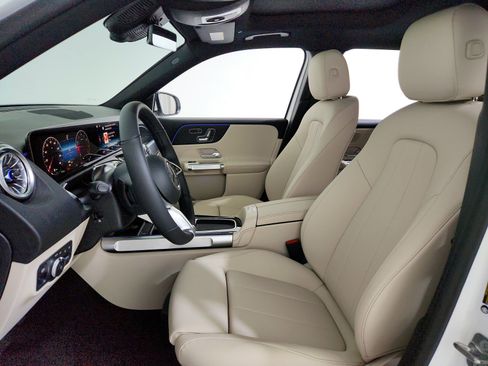 New 2026 Mercedes-Benz GLB 250 image 7