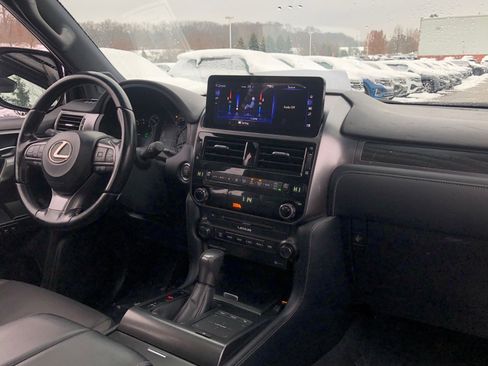 Used 2022 Lexus GX 460 image 17