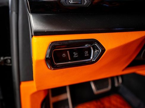 Used 2022 Lamborghini Urus image 52