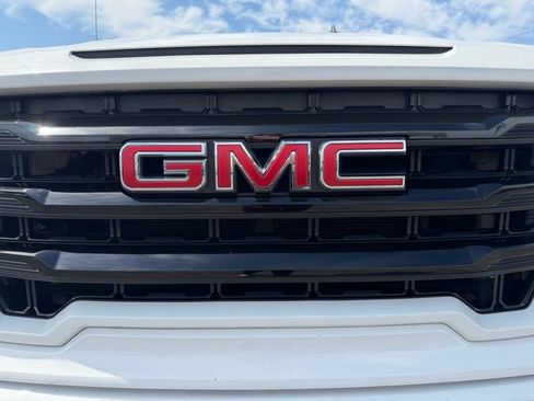 Used 2020 GMC Sierra 1500 Elevation w/ Elevation Value Package AWD/4WD image 7