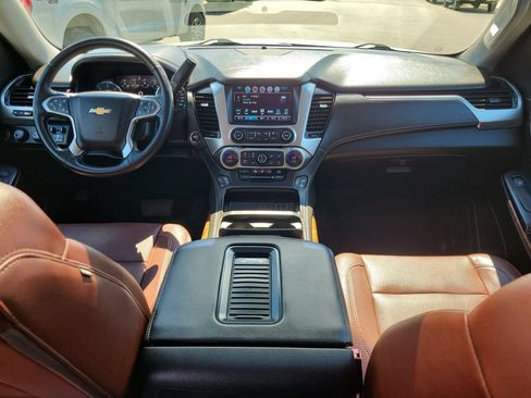 Used 2020 Chevrolet Suburban Premier w/ Premier Plus Edition AWD/4WD image 14