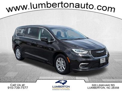 Used 2024 Chrysler Pacifica Touring-L