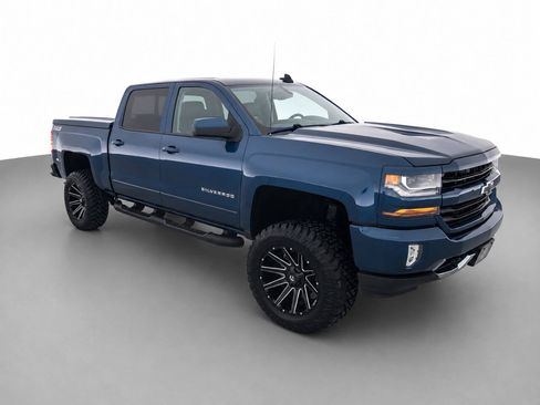 Used 2017 Chevrolet Silverado 1500 LT w/ All Star Edition AWD/4WD image 3