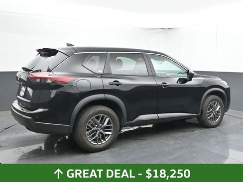 Used 2024 Nissan Rogue S image 12