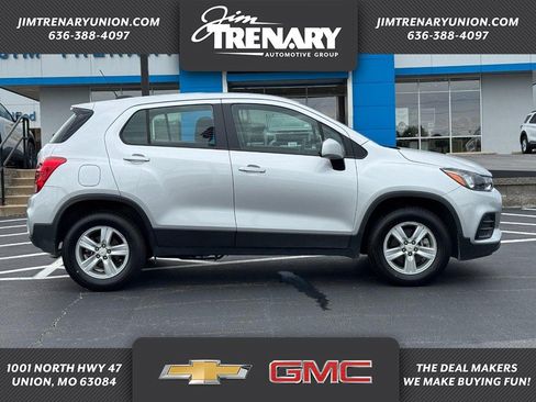 Used 2017 Chevrolet Trax LS AWD/4WD image 1