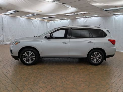 Used 2017 Nissan Pathfinder S AWD/4WD image 4