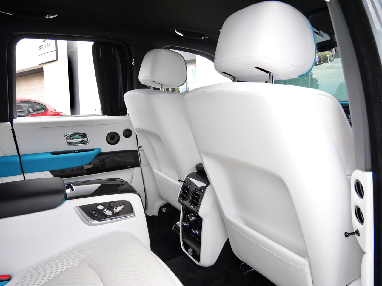 Used 2024 Rolls-Royce Cullinan Black Badge w/ Leather Finishing Pack AWD/4WD image 36
