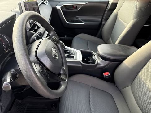 Used 2023 Toyota RAV4 LE FWD image 18