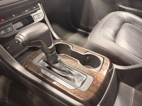 Used 2018 GMC Canyon SLT image 46