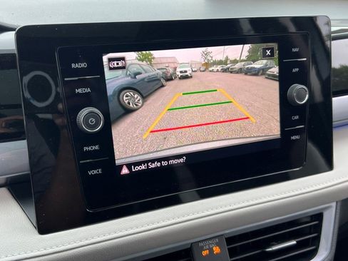 New 2025 Volkswagen Taos SEL image 20