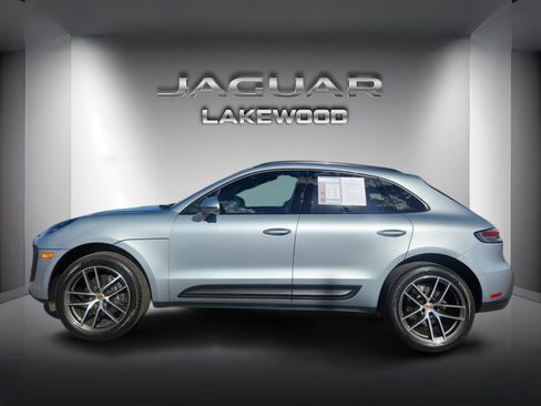Used 2024 Porsche Macan AWD/4WD image 2