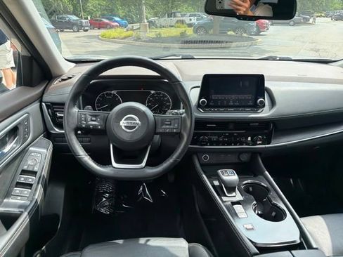 Used 2021 Nissan Rogue SL FWD image 16