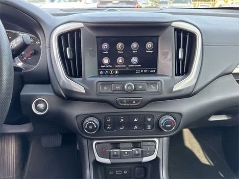 Used 2024 GMC Terrain SLE image 19