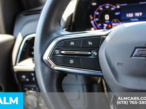 Used 2025 Chevrolet Suburban Z71 AWD/4WD image 27