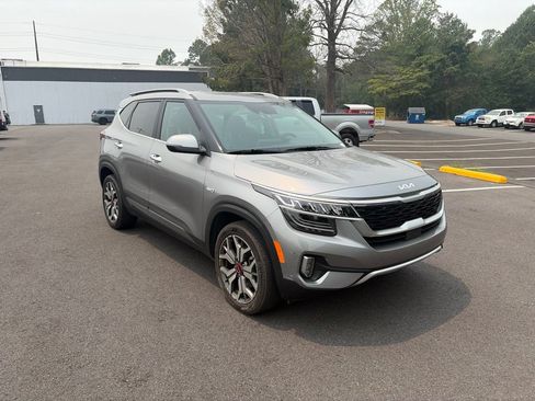 Used 2023 Kia Seltos SX AWD/4WD image 3