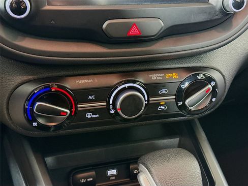 Used 2024 Kia Soul LX w/ LX Technology Package image 16