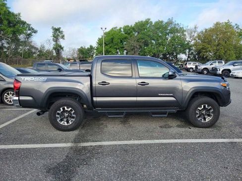 Used 2019 Toyota Tacoma TRD Off-Road image 3