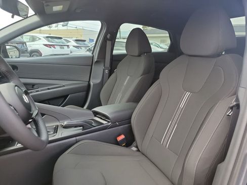 Used 2025 Hyundai Elantra Sport FWD image 15