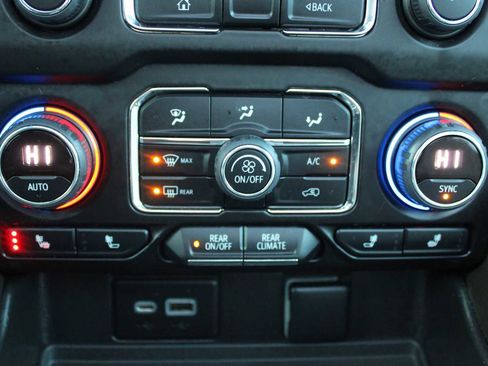 Used 2023 Chevrolet Tahoe Z71 image 21