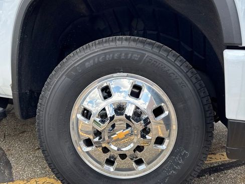 New 2026 Chevrolet Silverado 3500 High Country w/ Technology Package AWD/4WD image 6