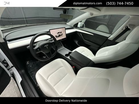 Used 2023 Tesla Model Y Long Range image 16
