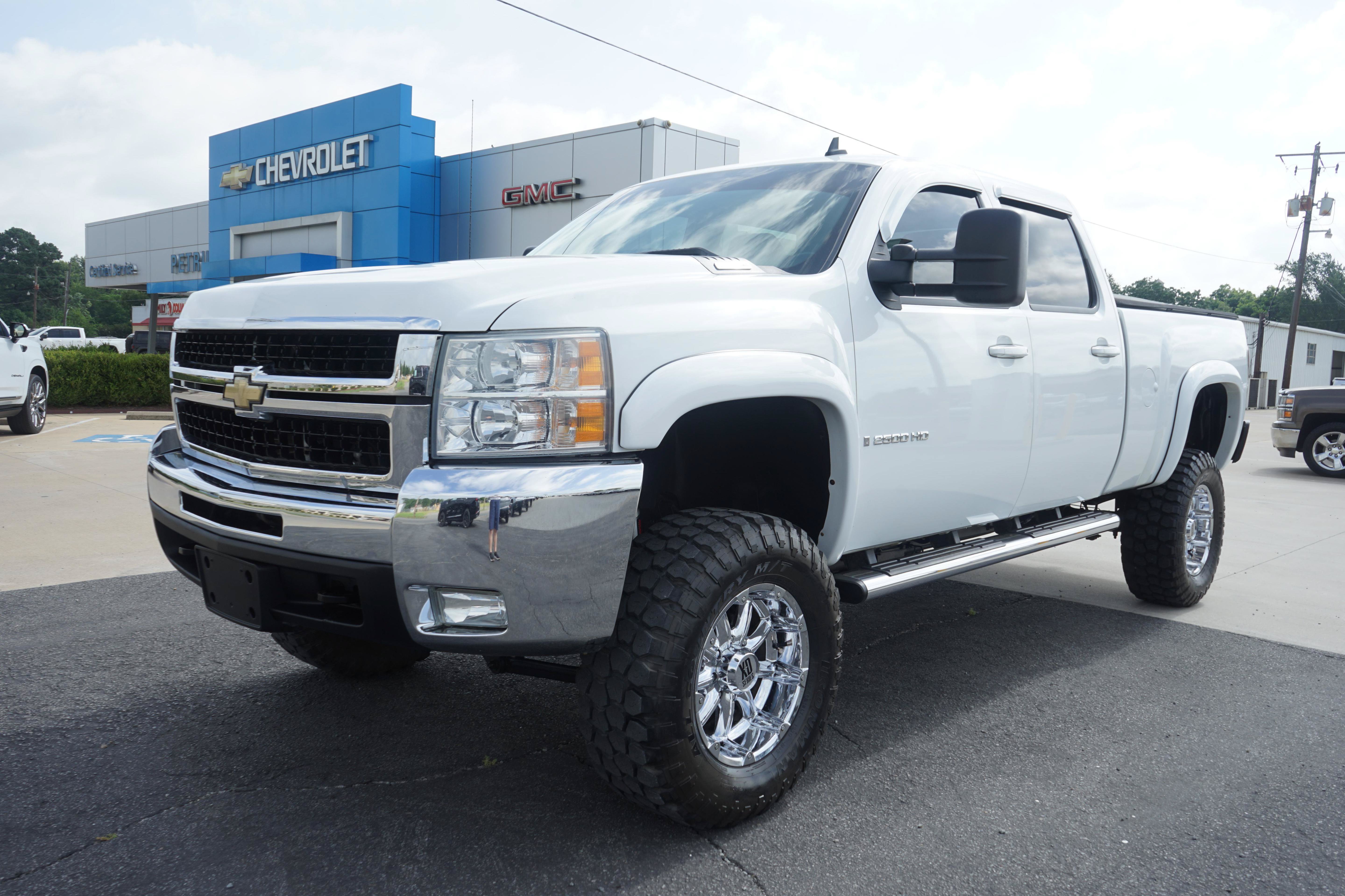 Used 2007 Chevrolet Silverado 2500 LTZ AWD/4WD image 1