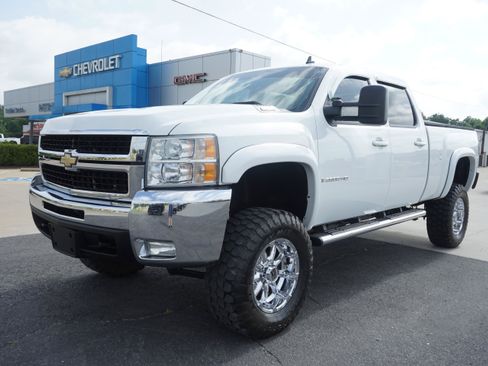 Used 2007 Chevrolet Silverado 2500 LTZ AWD/4WD image 1
