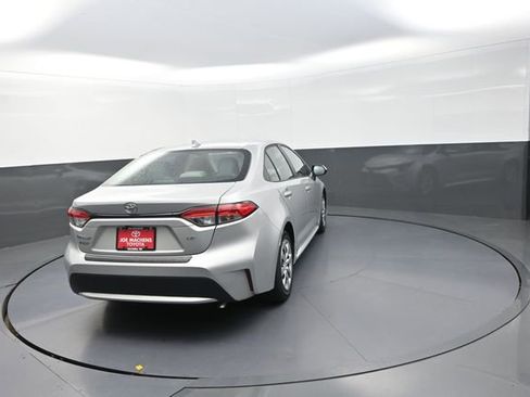 Used 2022 Toyota Corolla LE FWD image 61