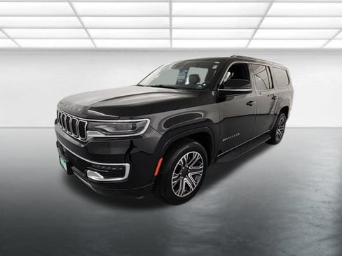 Used 2024 Jeep Wagoneer L Series II w/ Flexible Seating Group AWD/4WD image 4