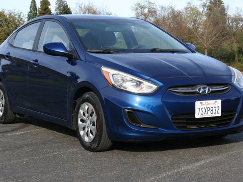 Used 2016 Hyundai Accent SE image 2