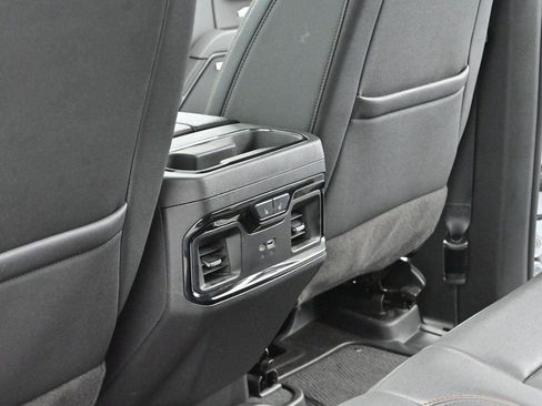 Used 2025 GMC Sierra 1500 AT4 w/ AT4 Premium Package AWD/4WD image 30