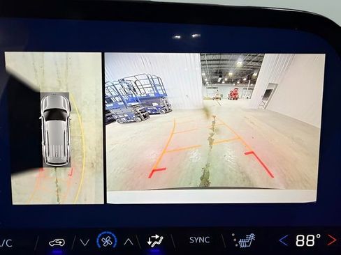 New 2026 Chevrolet Traverse LT w/ Driver Confidence Package image 20