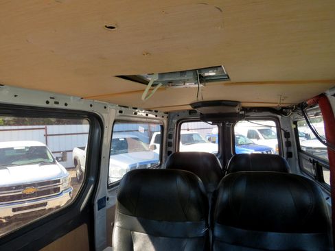 Used 2010 Freightliner Sprinter 2500 image 12