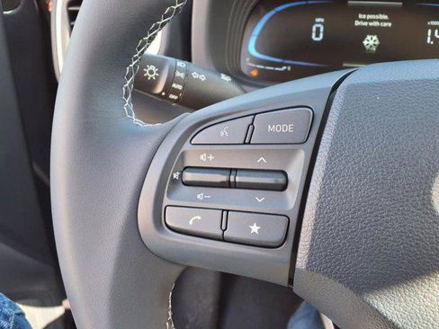 New 2025 Hyundai Venue Limited image 17