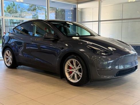Used 2022 Tesla Model Y Performance AWD/4WD image 5