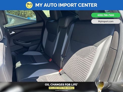 Used 2018 Ford Focus ST w/ Equipment Group 401A FWD image 24