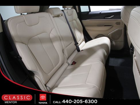 Used 2022 Jeep Grand Cherokee Limited w/ Luxury Tech Group II AWD/4WD image 20