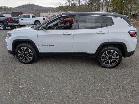 Certified 2022 Jeep Compass Limited AWD/4WD image 9