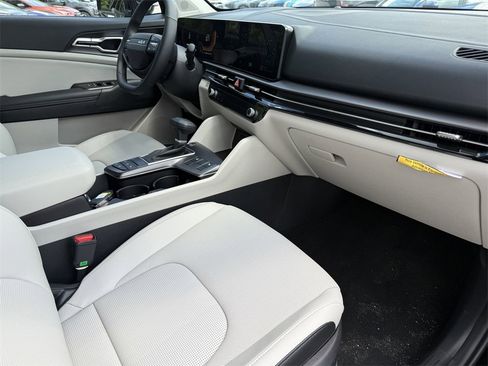 New 2026 Kia Sportage EX w/ EX Panorama Roof Package image 14