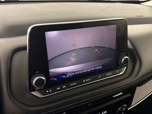Used 2024 Nissan Rogue SV FWD image 27