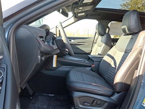 New 2026 Ford Explorer ST-Line w/ ST-Line Street Pack image 9