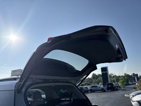 New 2026 Kia Carnival EX FWD image 41