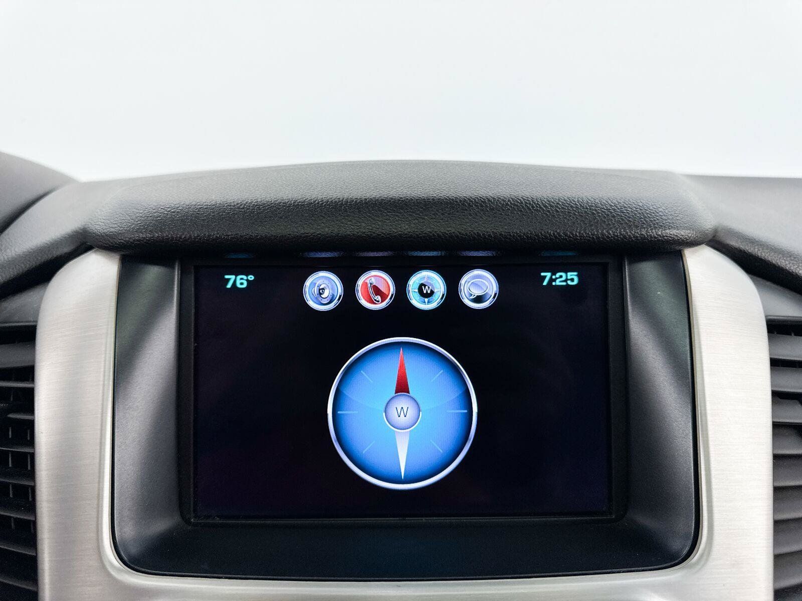 Used 2018 GMC Yukon SLT AWD/4WD image 8