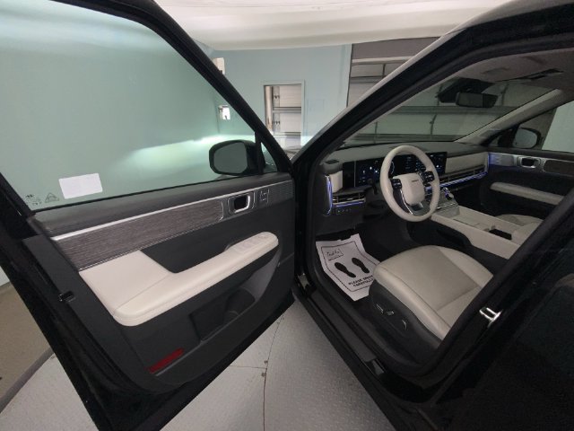 Used 2024 Hyundai Santa Fe Limited FWD image 11