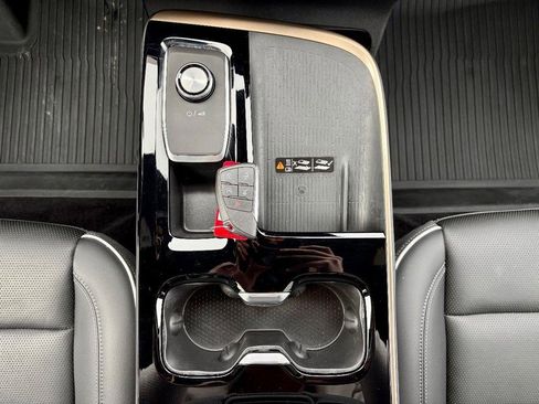 Used 2025 Buick Enclave Avenir w/ Super Cruise Package image 16