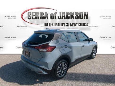 Used 2024 Nissan Kicks SV FWD image 9