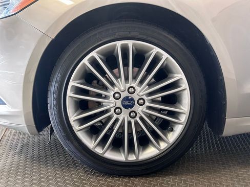 Used 2016 Ford Fusion SE w/ Equipment Group 202A FWD image 30