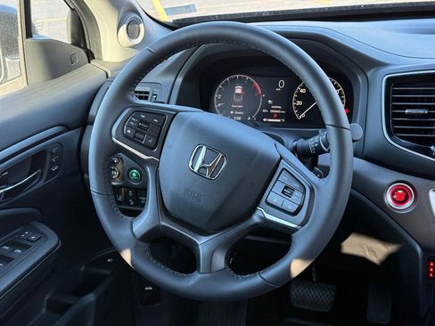 Certified 2025 Honda Ridgeline RTL image 12