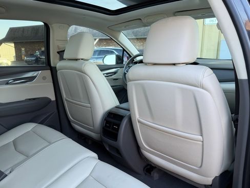 Used 2017 Cadillac XT5 Luxury w/ Driver Awareness Package image 26